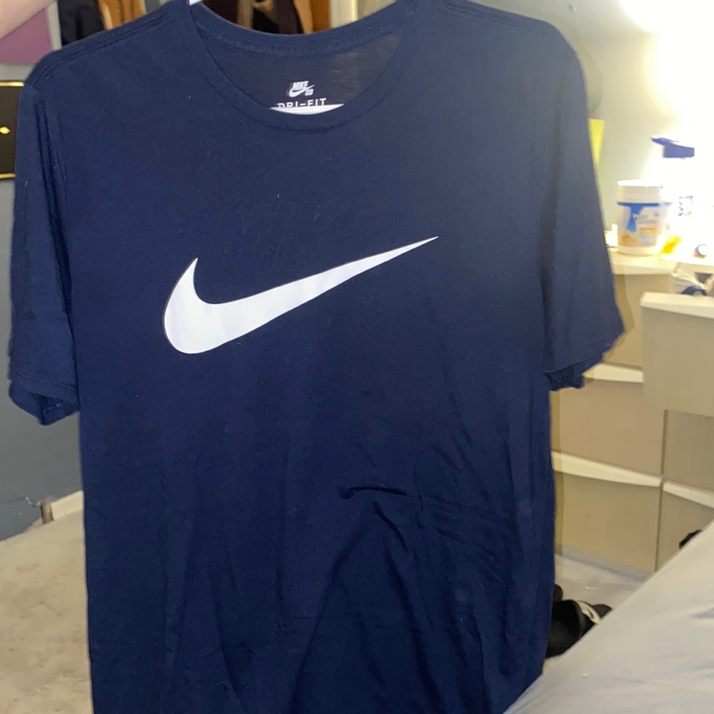 Nike dri fit tee shirt
